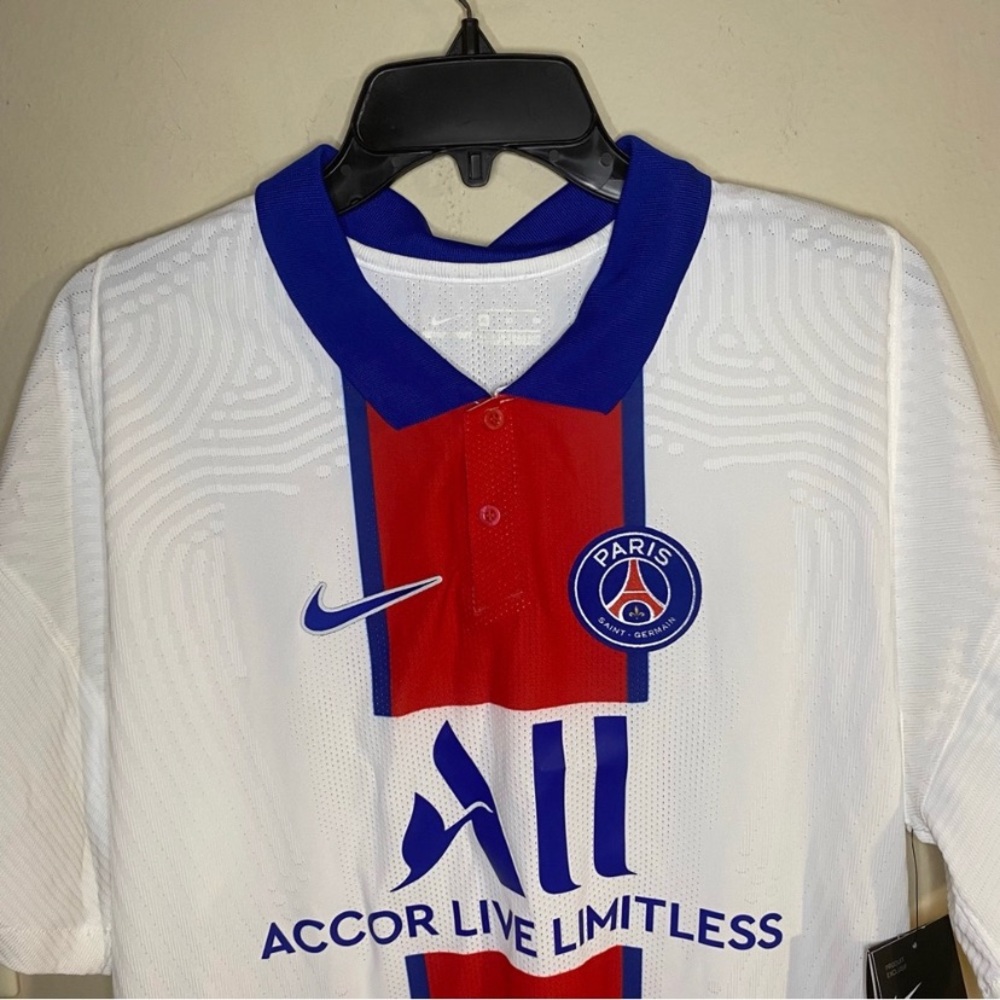 Nike Paris Saint Germaine Men’s Jersey - Picture 2 of 4